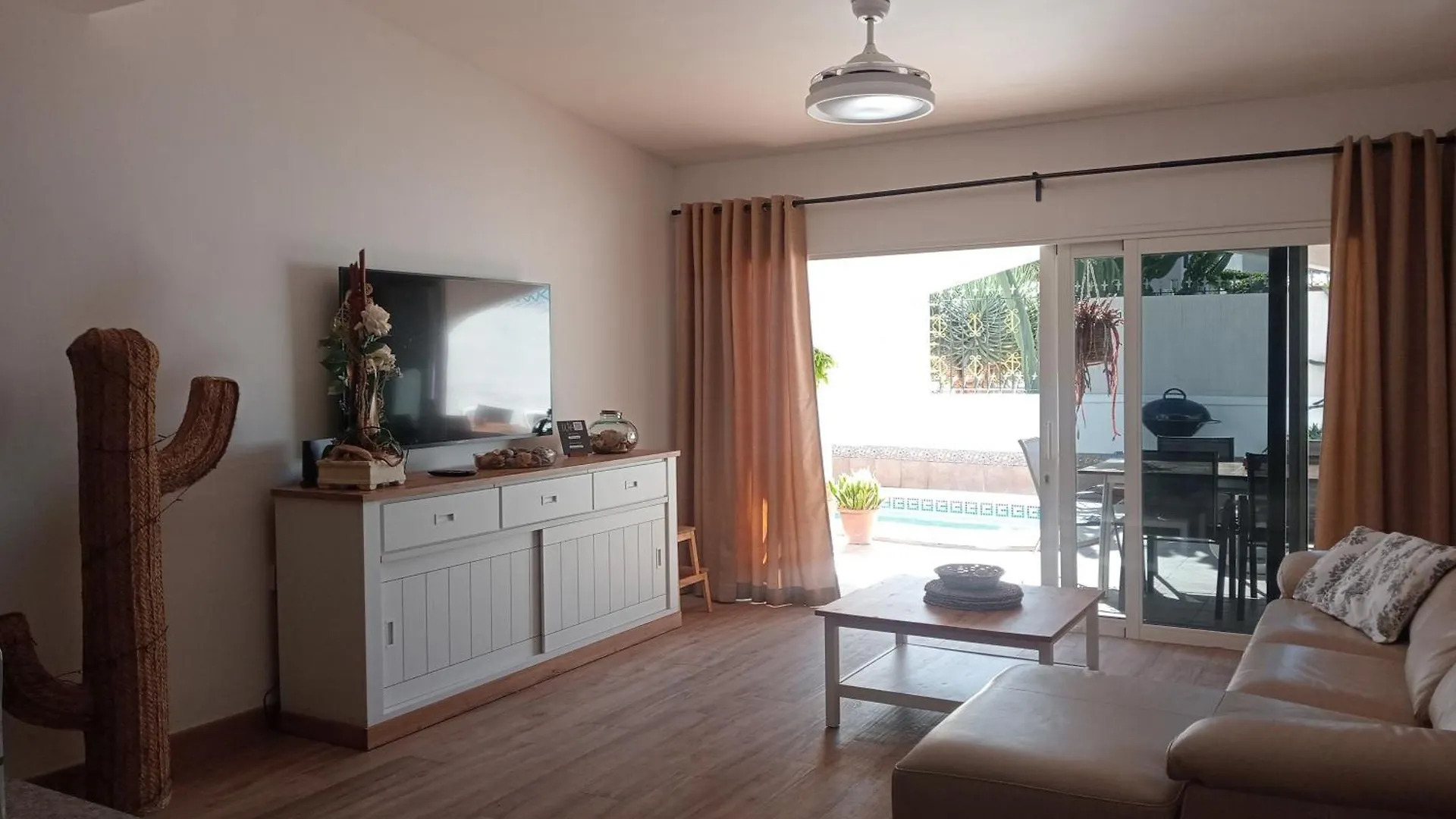 Holiday home Beautiful Holiday Villa With Heated Private Pool, Los Cristianos Spain
